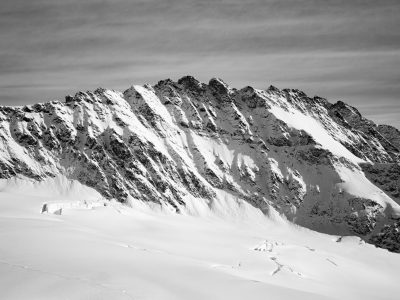isaac-struna--nE503BJFPE-unsplash